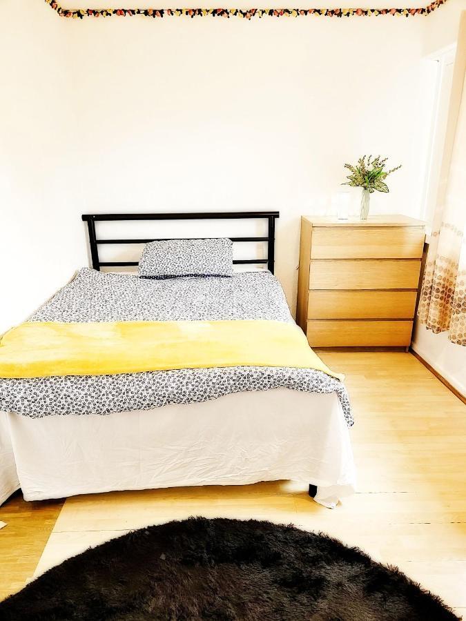Excellent Double Rooms In Cheap Rate Around Central Londra Exterior foto
