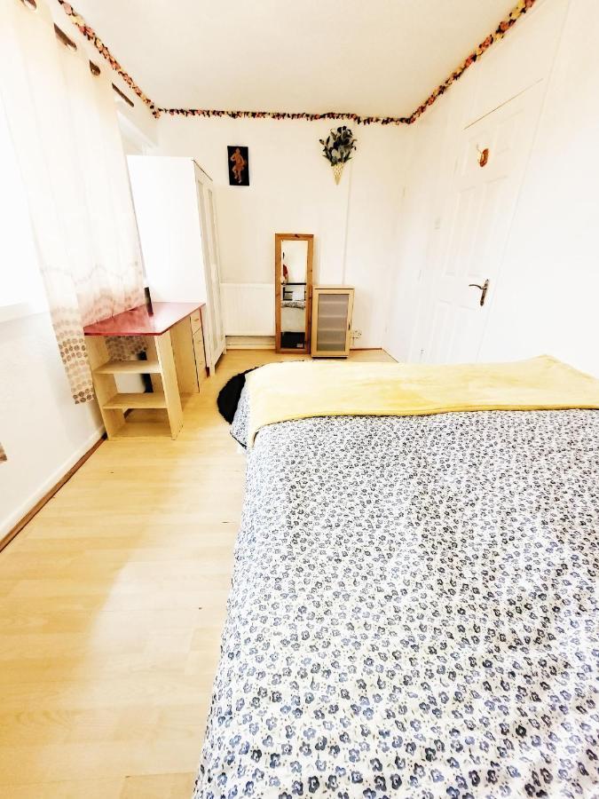 Excellent Double Rooms In Cheap Rate Around Central Londra Exterior foto