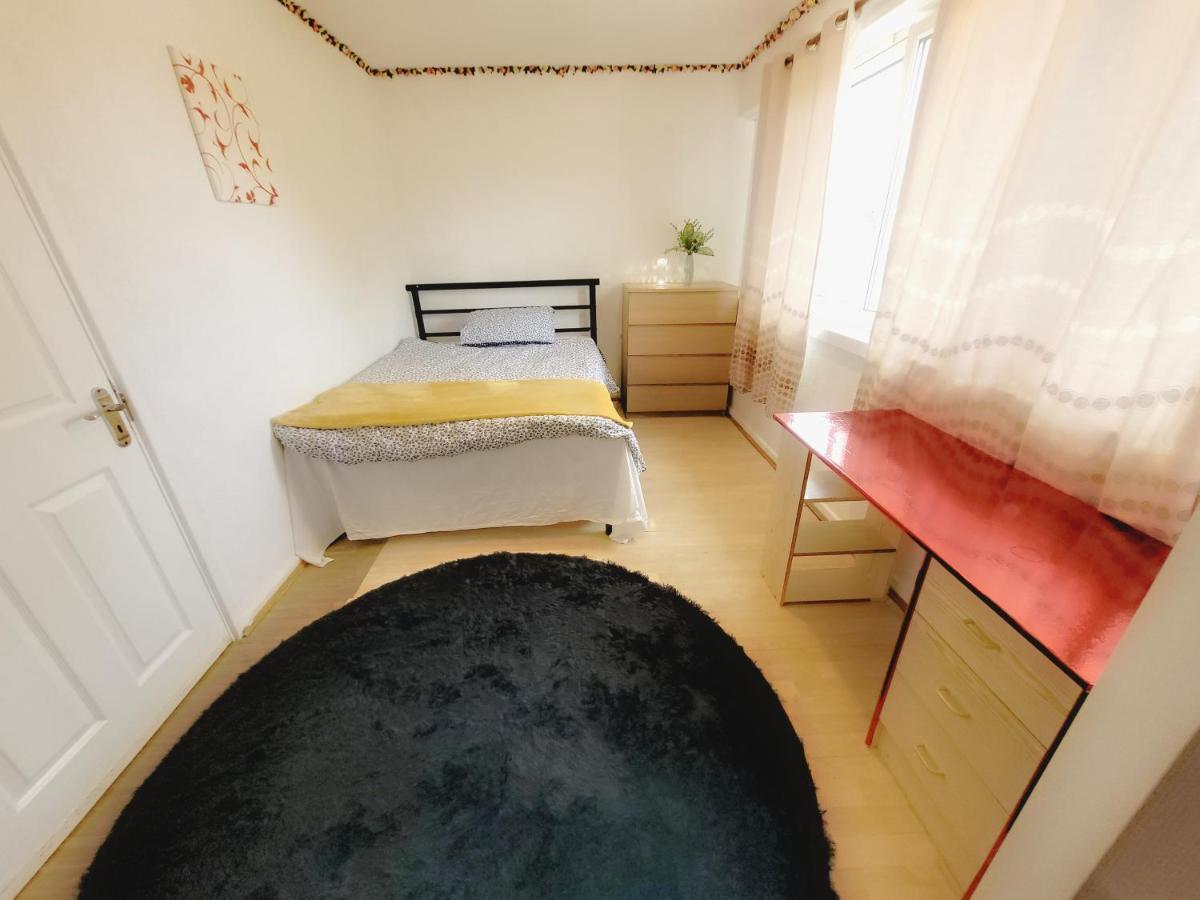 Excellent Double Rooms In Cheap Rate Around Central Londra Exterior foto