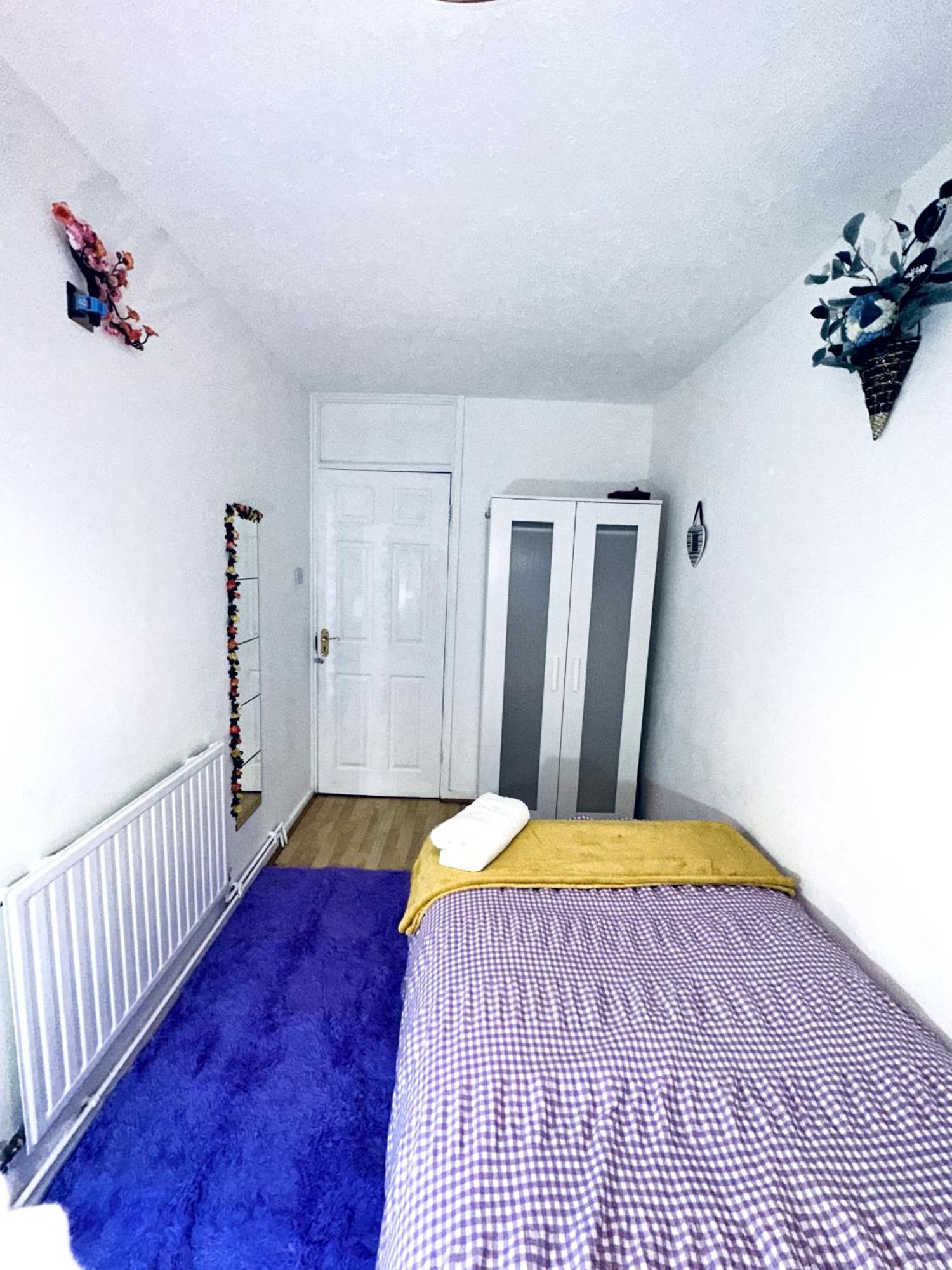 Excellent Double Rooms In Cheap Rate Around Central Londra Exterior foto